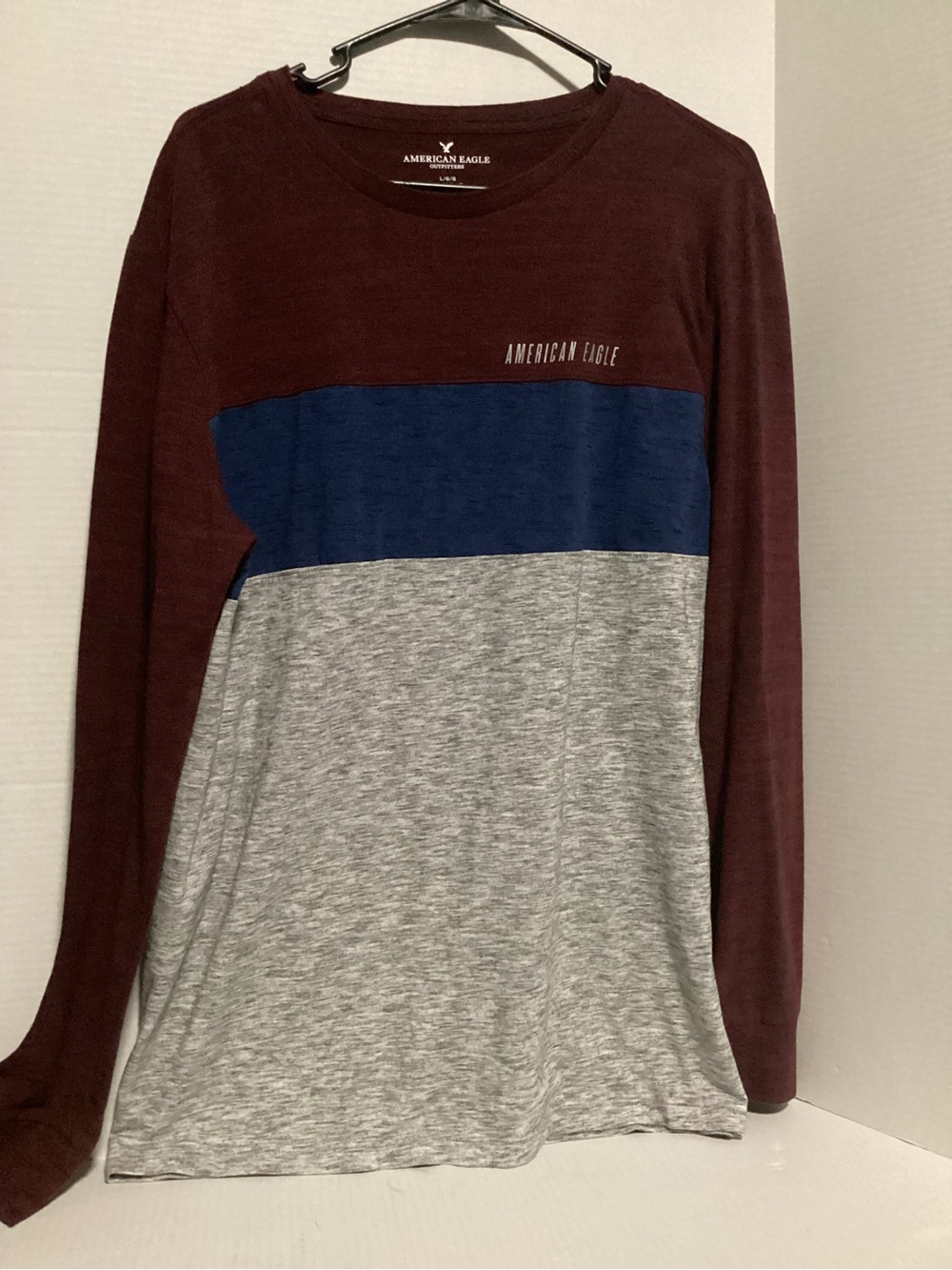 American Eagle Outfitters Maroon and Navy Colorblock Tee L